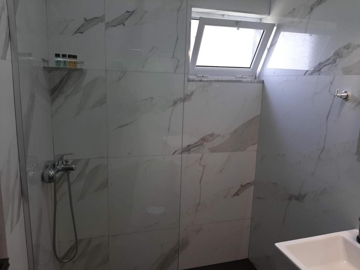 Meto Rooms Sarandë Eksteriør billede